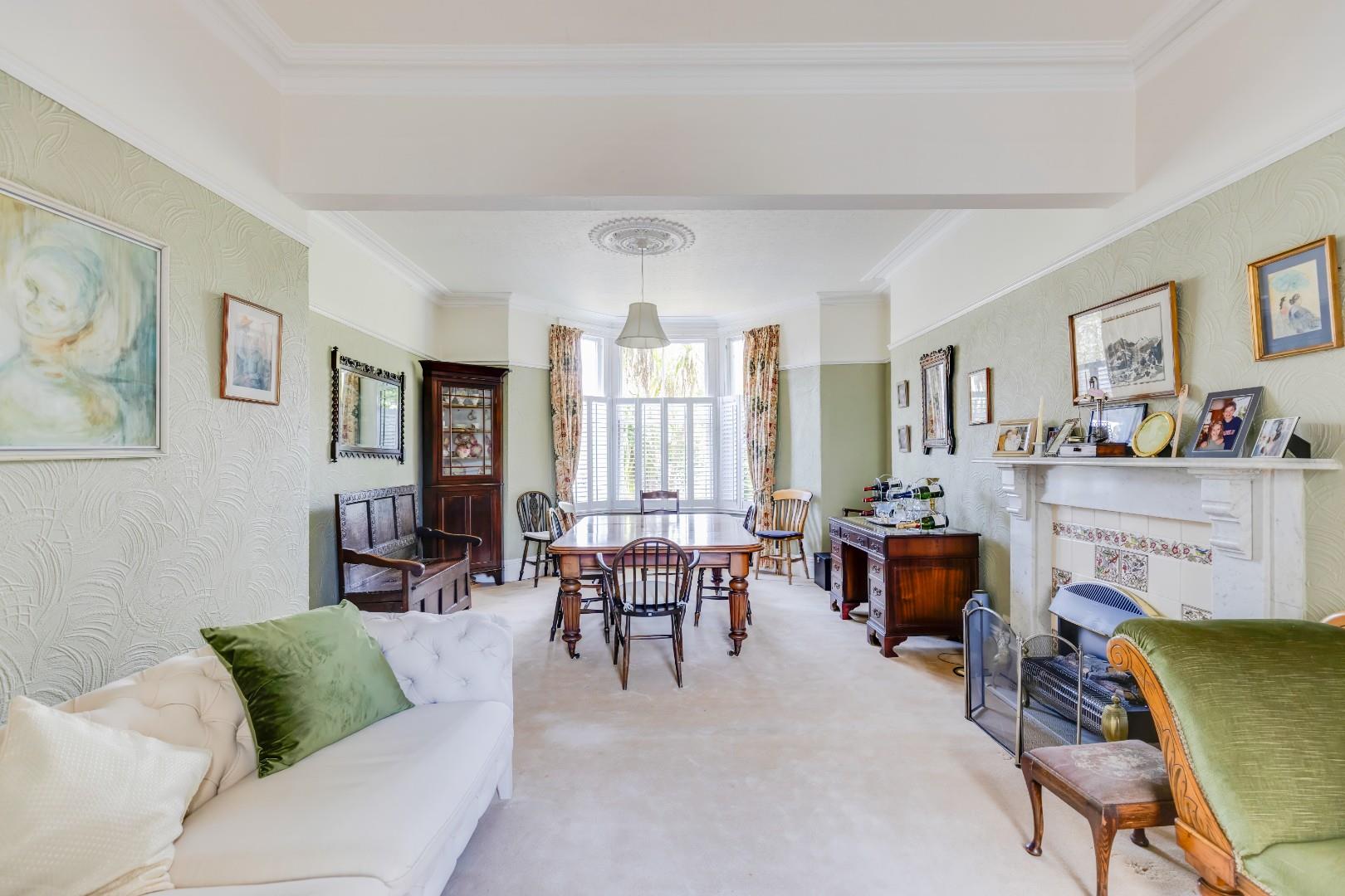 3 Church Avenue, Penarth, CF64 1AZ